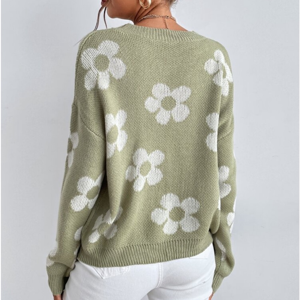 Cozy Flower Sweater - Picture 2 of 6